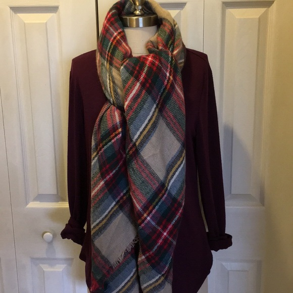 Cozy plaid blanket scarf - Picture 4 of 7